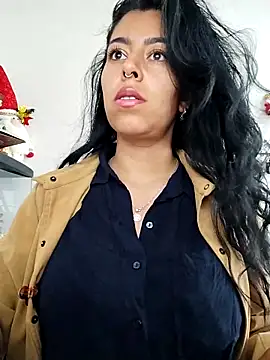 Snapshot of Emily_Wane chatting on December 18, 2025, 5:39 pm Emily Wane online show from December 18, 2025, 5:39 pm