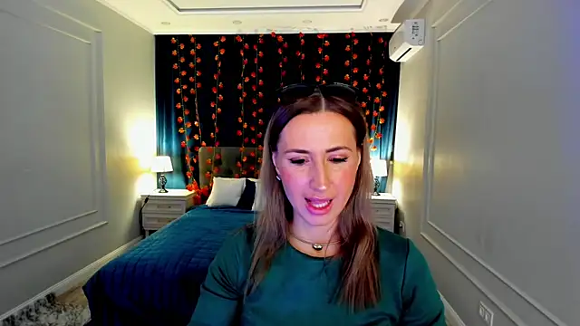 Snapshot of PassionGlow chatting on November 11, 2025, 3:34 am PassionGlow online show from November 11, 2025, 3:34 am