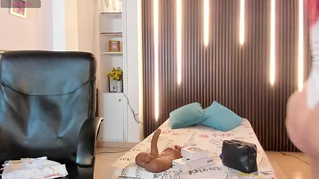 Snapshot of victoria_mooree chatting on October 18, 2025, 4:42 pm victoria mooree online show from October 18, 2025, 4:42 pm