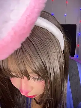 CharlotteMillers online show from March 25, 2026, 4:45 am