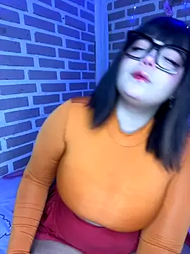 CharlotteMillers online show from September 9, 2025, 1:31 pm