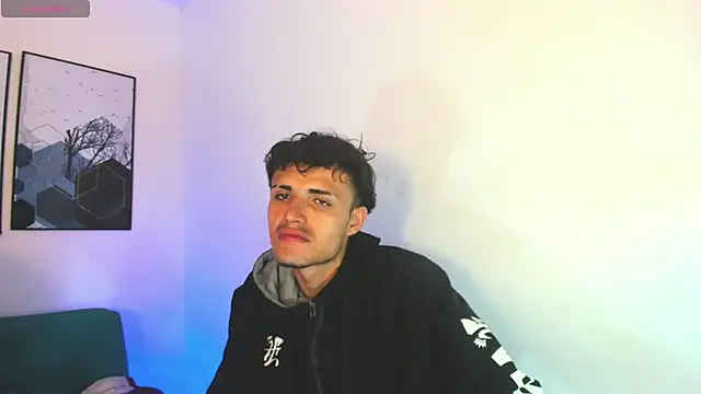 lobahugecockts online show from September 18, 2025, 1:25 pm