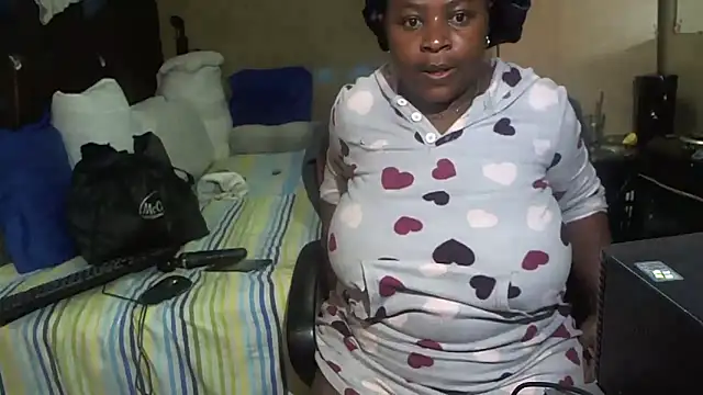 Snapshot of BustyLisa866 chatting on November 18, 2025, 10:29 am BustyLisa866 online show from November 18, 2025, 10:29 am