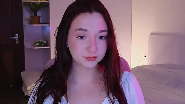 YasmineWest online show from June 17, 2026, 1:05 am