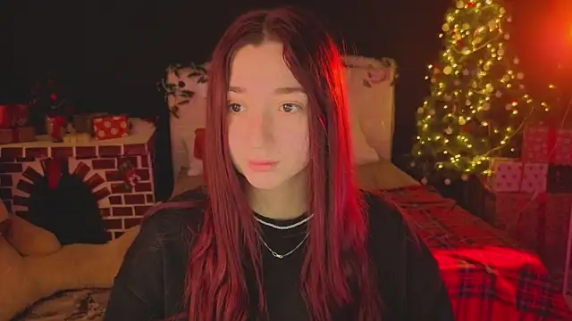 Snapshot of YasmineWest chatting on January 8, 2026, 8:20 am YasmineWest online show from January 8, 2026, 8:20 am