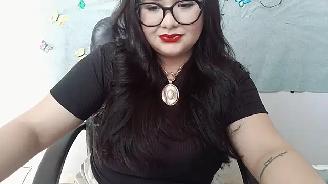 Snapshot of hottiechubbyy chatting on November 18, 2025, 5:05 pm hottiechubbyy online show from November 18, 2025, 5:05 pm