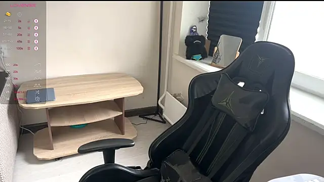 carthylovvve online show from April 19, 2026, 10:27 am