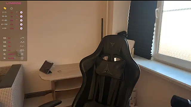 carthylovvve online show from April 5, 2026, 2:57 pm