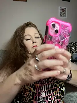 fatfabulous1981 online show from November 20, 2025, 1:06 am