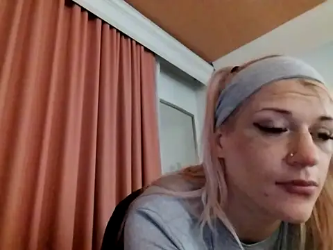 Snapshot of SexxxiLexiiii chatting on February 20, 2026, 5:15 am SexxxiLexiiii online show from February 20, 2026, 5:15 am