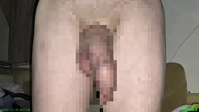 Snapshot of LongUKMakeYouSquirt chatting on December 18, 2025, 8:01 pm LongUKMakeYouSquirt online show from December 18, 2025, 8:01 pm