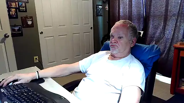 Snapshot of nobledad chatting on March 24, 2026, 6:19 pm nobledad online show from March 24, 2026, 6:19 pm