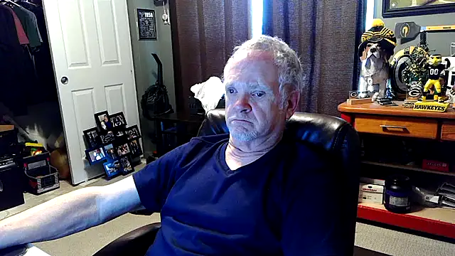 Snapshot of nobledad chatting on April 1, 2026, 6:27 pm nobledad online show from April 1, 2026, 6:27 pm
