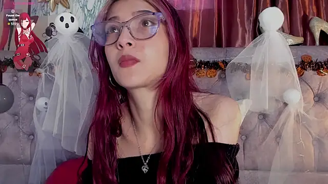 Snapshot of _Scarlett_01 chatting on November 2, 2025, 2:33 pm Scarlett 01 online show from November 2, 2025, 2:33 pm