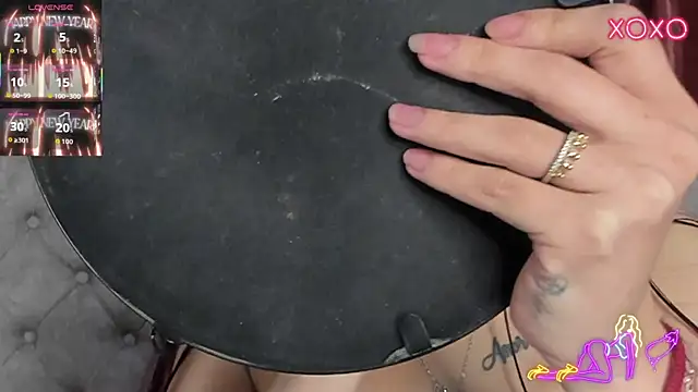 Snapshot of _Scarlett_01 chatting on November 17, 2025, 5:17 pm Scarlett 01 online show from November 17, 2025, 5:17 pm