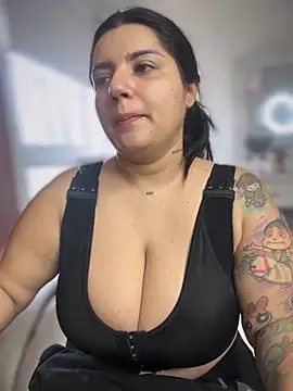 horny roomiess online show from September 25, 2025, 3:18 pm