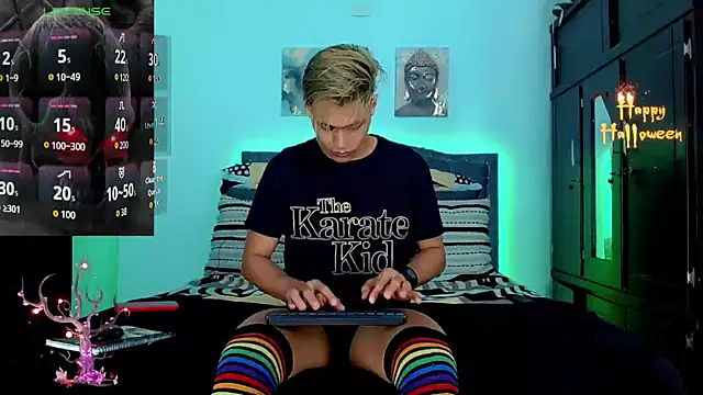 Liamscott  online show from October 11, 2025, 9:05 pm