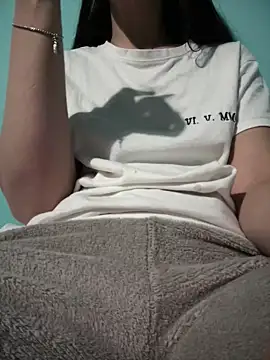 rossana99  online show from April 19, 2026, 6:21 pm