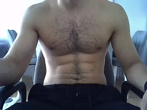 Snapshot of Muscularbomb chatting on November 14, 2025, 1:04 pm Muscularbomb online show from November 14, 2025, 1:04 pm