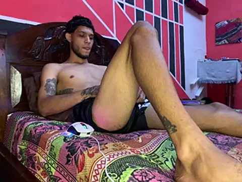 Snapshot of tanned_boy chatting on June 20, 2026, 11:48 am tanned boy online show from June 20, 2026, 11:48 am