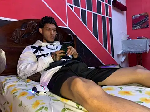 Snapshot of tanned_boy chatting on June 8, 2026, 3:56 pm tanned boy online show from June 8, 2026, 3:56 pm