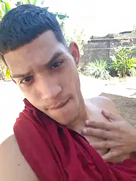 Snapshot of tanned_boy chatting on January 19, 2025, 5:39 pm tanned boy online show from January 19, 2025, 5:39 pm