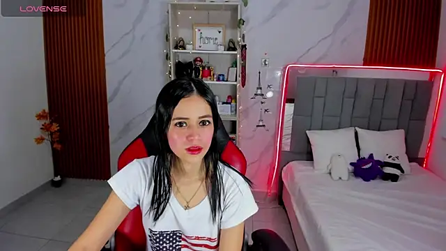 HannaSexyy online show from December 1, 2025, 2:01 am