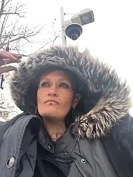 Snapshot of renegade_vyxxen chatting on March 24, 2026, 12:21 am renegade vyxxen online show from March 24, 2026, 12:21 am