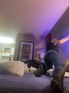 Snapshot of renegade_vyxxen chatting on February 5, 2025, 1:04 am renegade vyxxen online show from February 5, 2025, 1:04 am