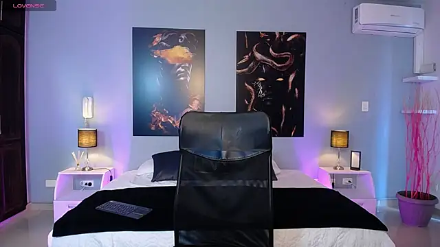 Snapshot of JasmineCampbell_ chatting on October 24, 2025, 8:30 pm JasmineCampbell online show from October 24, 2025, 8:30 pm