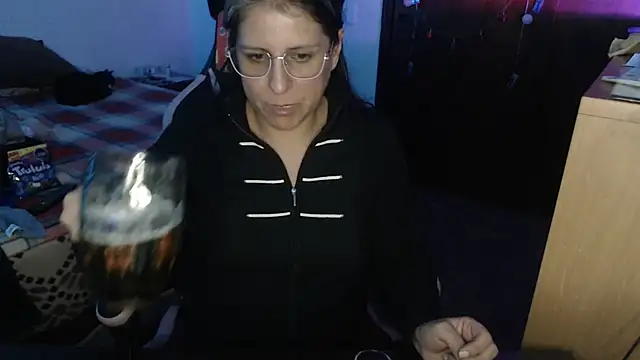 LucifernandaSw online show from April 18, 2026, 2:25 am