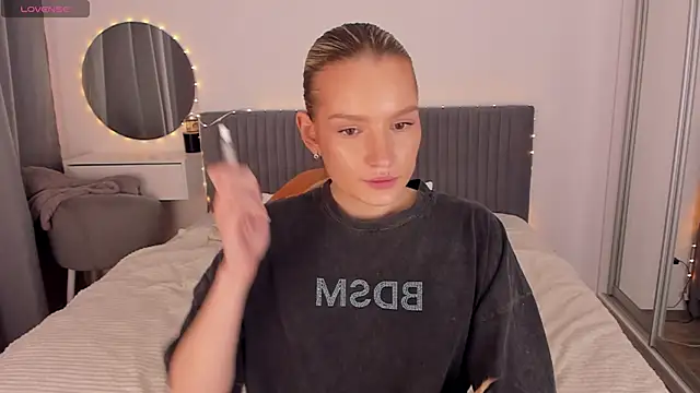 CassieRayss online show from April 23, 2026, 2:40 pm