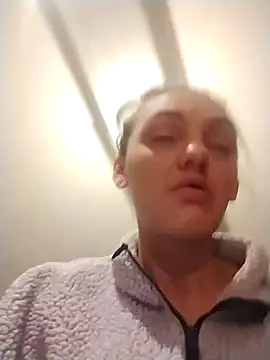 Snapshot of Summer_lovin69 chatting on January 25, 2025, 5:51 am Summer lovin69 online show from January 25, 2025, 5:51 am