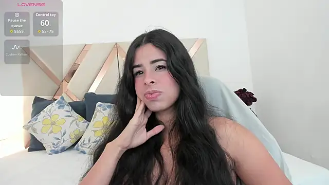 Snapshot of emma_castilloo chatting on May 27, 2026, 10:50 pm emma castilloo online show from May 27, 2026, 10:50 pm