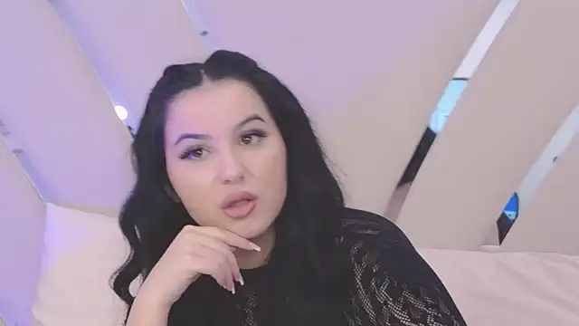 Snapshot of Amalthea_ chatting on February 3, 2025, 8:57 pm Amalthea online show from February 3, 2025, 8:57 pm