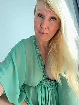 EmmaInLove23 online show from February 27, 2026, 2:34 am