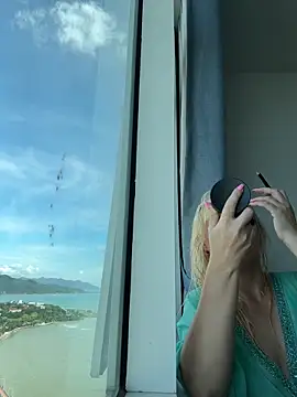 EmmaInLove23 online show from October 23, 2025, 2:10 am