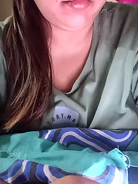  Redwine  online show from September 18, 2025, 8:01 pm