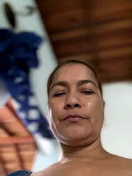 Snapshot of Jlo_69 chatting on October 1, 2025, 9:18 pm Jlo 69 online show from October 1, 2025, 9:18 pm