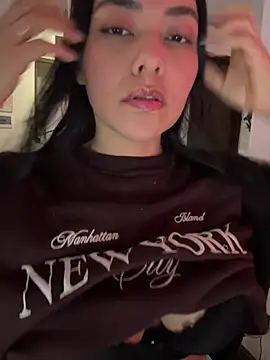 Snapshot of PetitLumiere chatting on January 19, 2025, 2:36 am PetitLumiere online show from January 19, 2025, 2:36 am