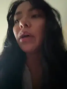 Snapshot of PetitLumiere chatting on March 19, 2025, 10:31 pm PetitLumiere online show from March 19, 2025, 10:31 pm