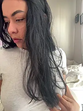 Snapshot of PetitLumiere chatting on February 2, 2025, 9:56 pm PetitLumiere online show from February 2, 2025, 9:56 pm