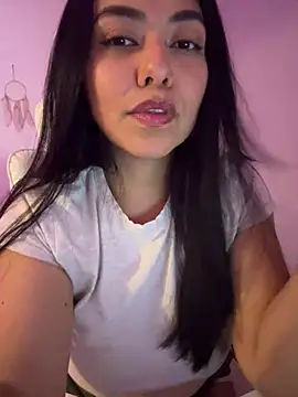 Snapshot of PetitLumiere chatting on February 3, 2025, 12:58 am PetitLumiere online show from February 3, 2025, 12:58 am