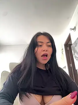 Snapshot of PetitLumiere chatting on February 26, 2025, 6:15 pm PetitLumiere online show from February 26, 2025, 6:15 pm