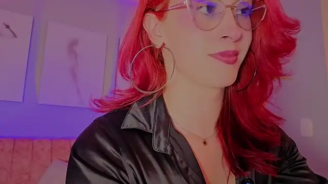 Juliana Saenzz online show from November 25, 2025, 4:02 am