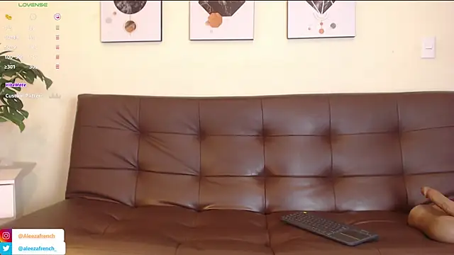 AleezaFrench online show from March 8, 2025, 2:08 pm