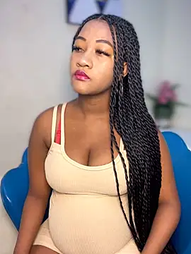 AleezaFrench online show from June 13, 2026, 1:31 pm