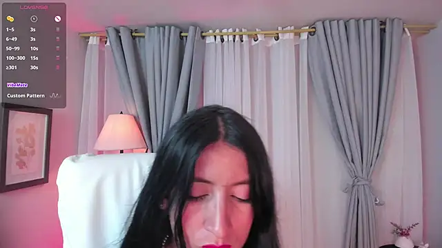 Snapshot of kira_moon__ chatting on November 6, 2025, 9:41 pm kira moon online show from November 6, 2025, 9:41 pm