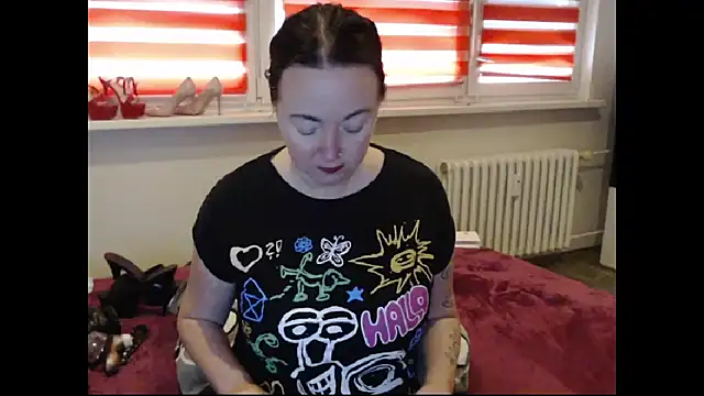 Alexie33 online show from April 4, 2026, 8:32 am