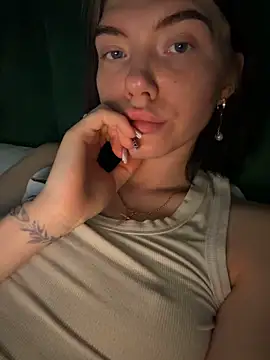 Lisaaa Alisa online show from March 23, 2026, 10:42 pm